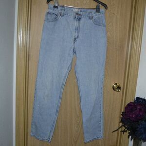 Levi's Relaxed Tapered 550 Light Wash Flawed Jeans Perfect for DIY projects!